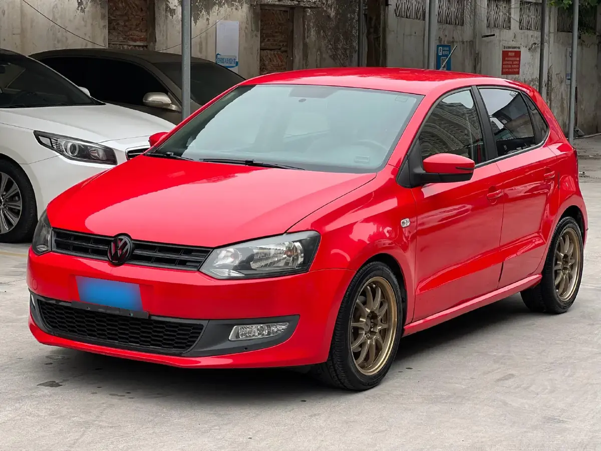 2011 Volkswagen Polo 1.4L 86HP L4 6AT