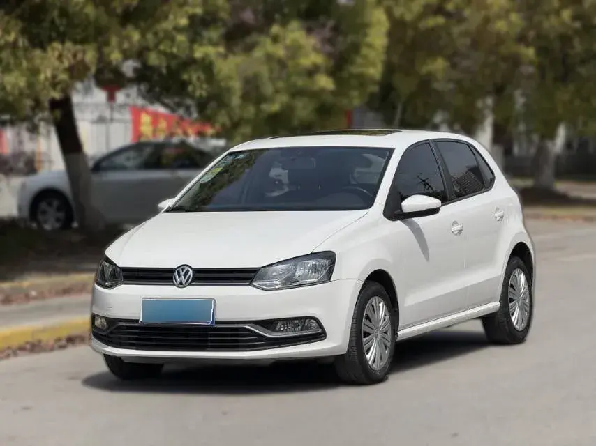 2016 Volkswagen Polo 1.6L 110HP L4 5MT