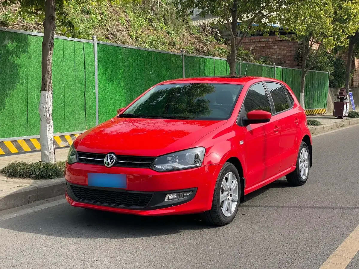2013 Volkswagen Polo 1.4L 86HP L4 5MT