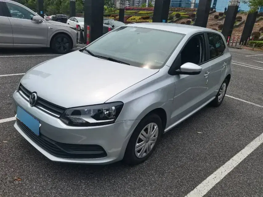 2016 Volkswagen Polo 1.4L 90HP L4 6AT