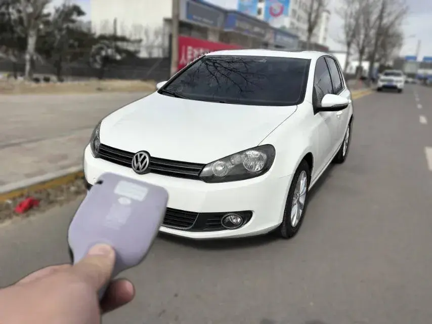 2012 Volkswagen Golf 1.6L 105HP L4 6AT