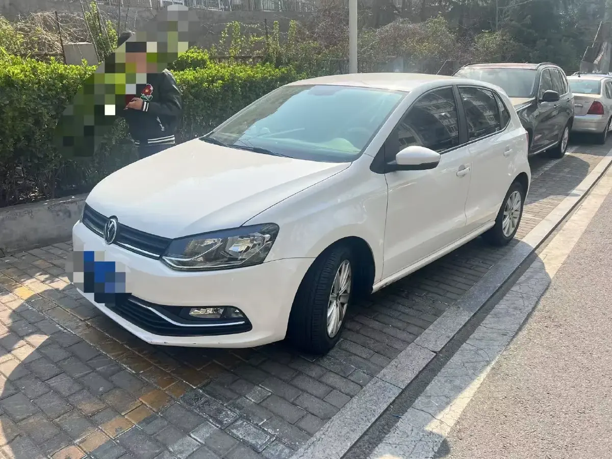 2014 Volkswagen Polo 1.6L 110HP L4 6AT