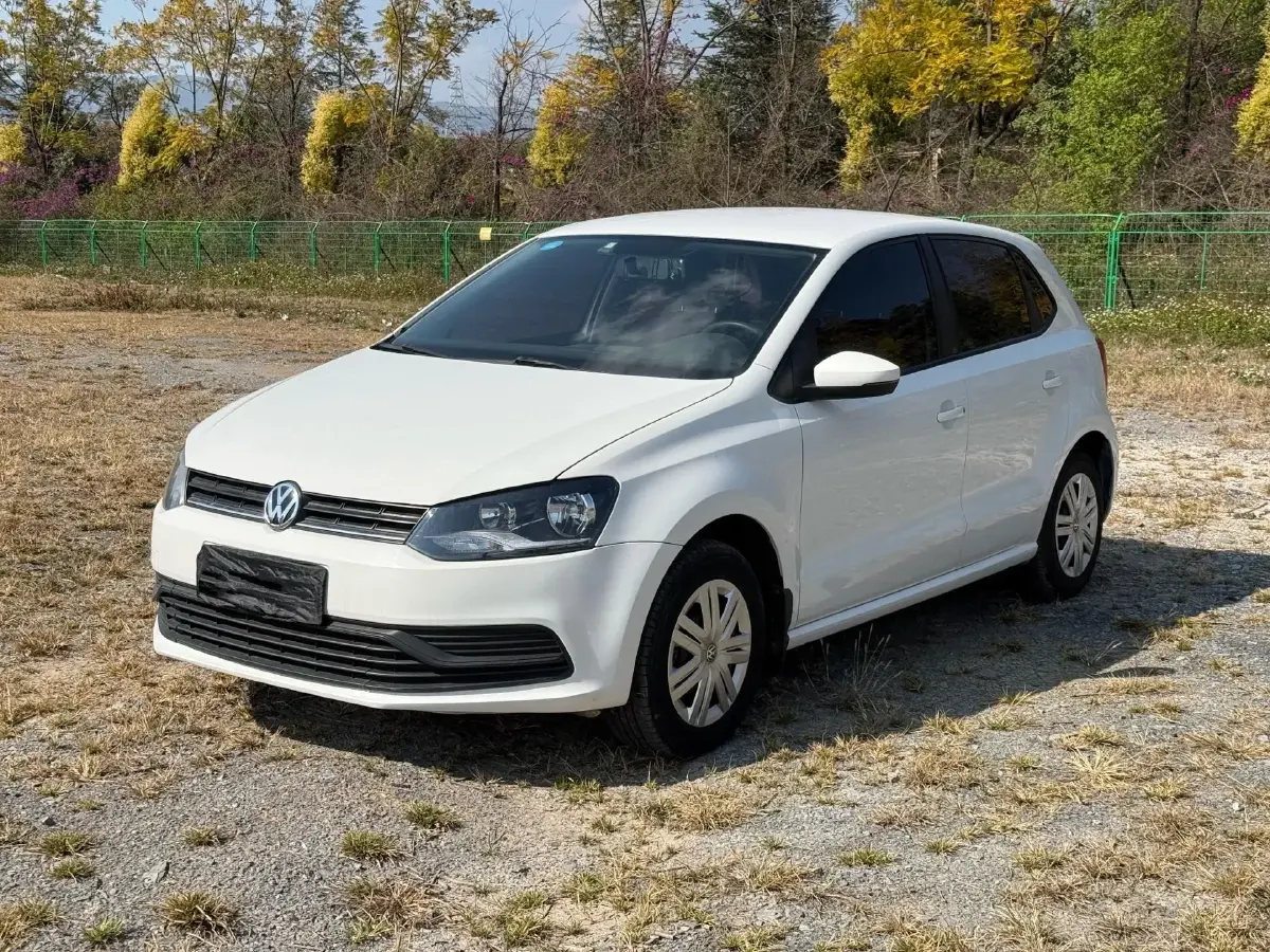 2016 Volkswagen Polo 1.4L 90HP L4 6AT