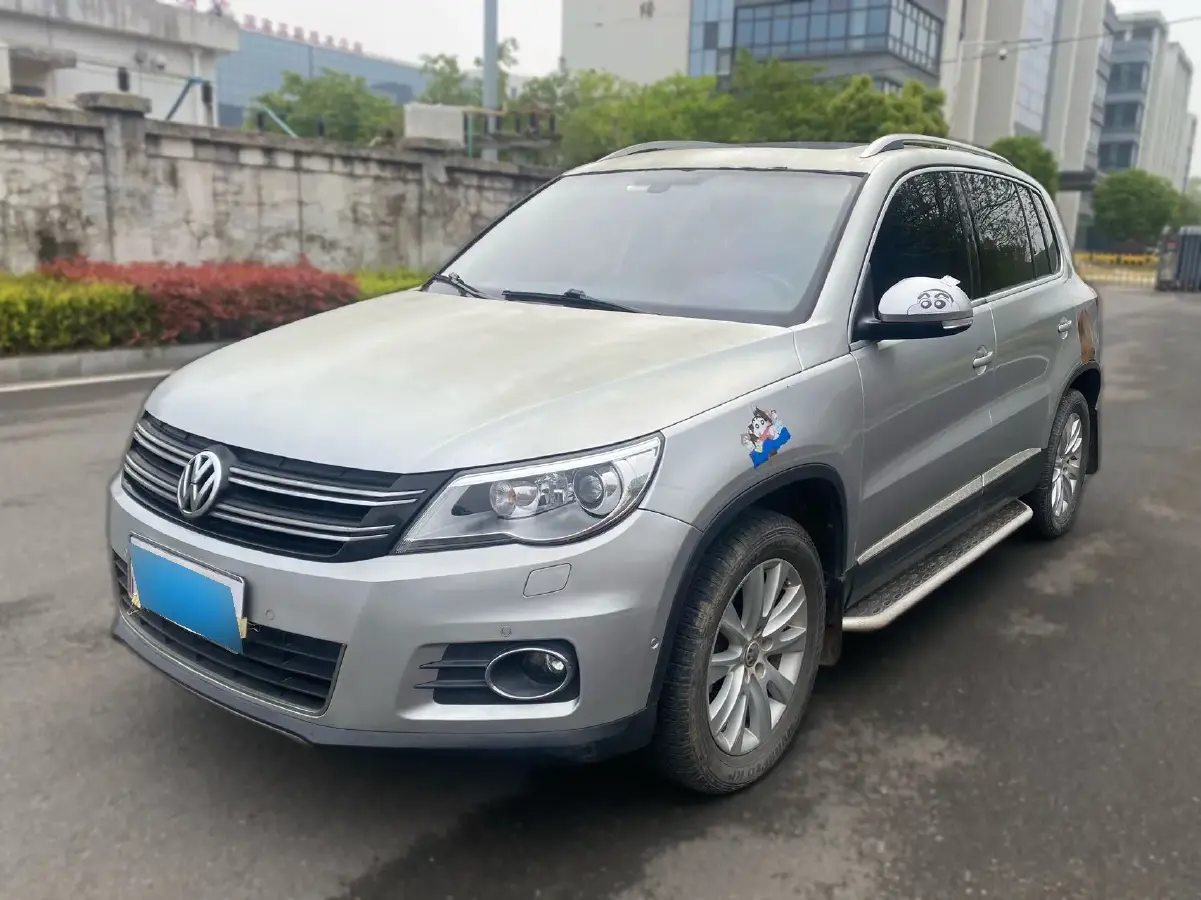 2010 Volkswagen Tiguan 2.0T 200HP L4 6AT
