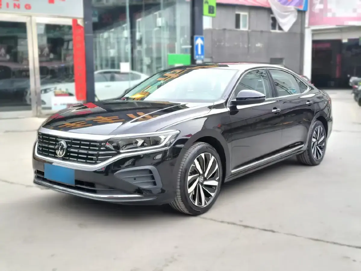 2024 Volkswagen Passat 2.0T 186HP L4 7DCT