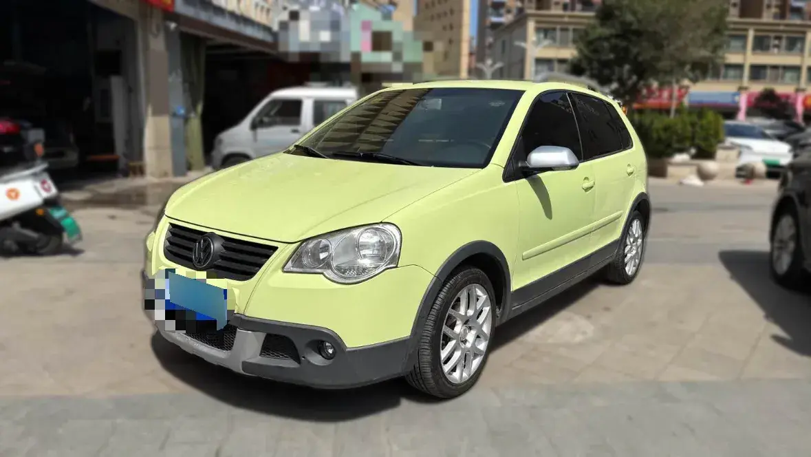 2012 Volkswagen Polo 1.6L 105HP L4 5MT