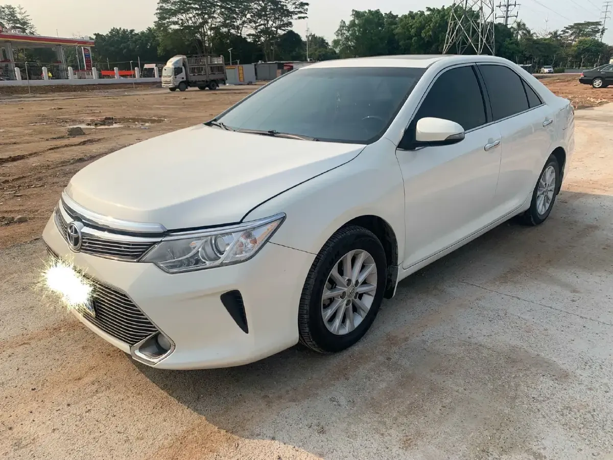 2015 Toyota Camry 2.0L 167HP L4 6AT
