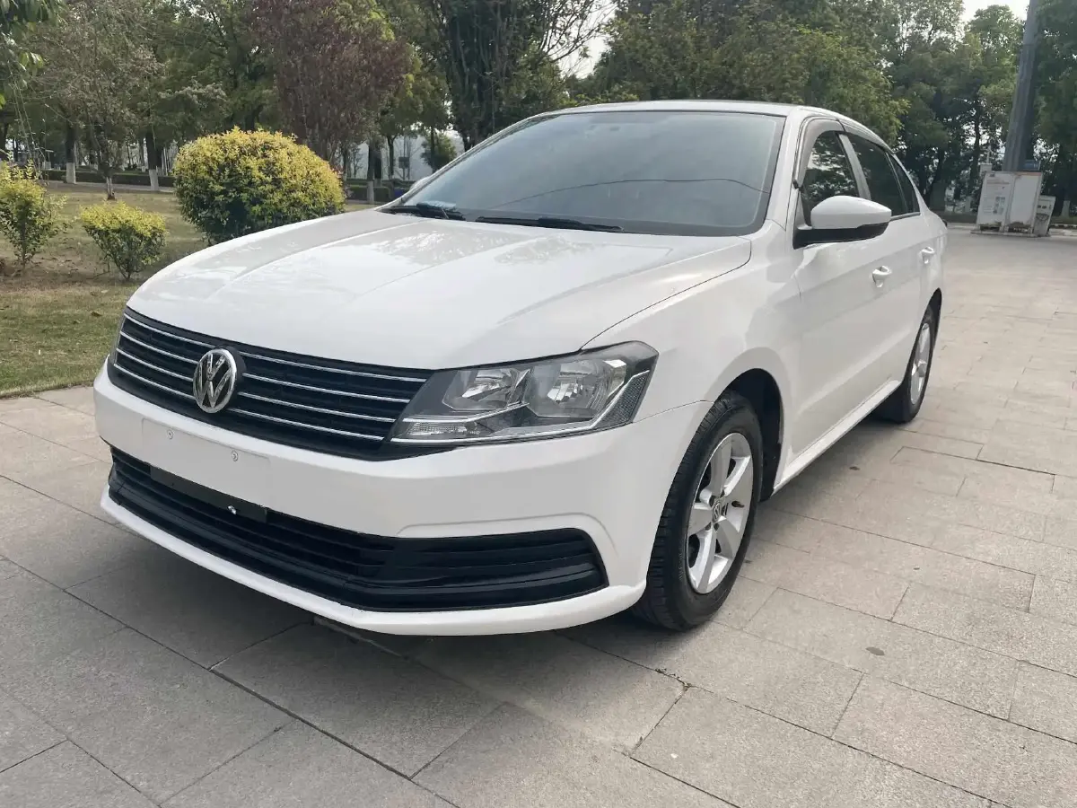 2015 Volkswagen Lavida 1.6L 110HP L4 5MT