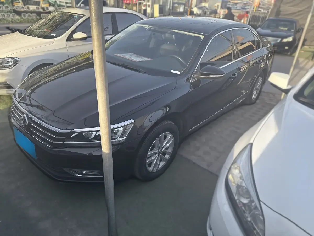 2015 Volkswagen Passat 1.8T 160HP L4 7DCT