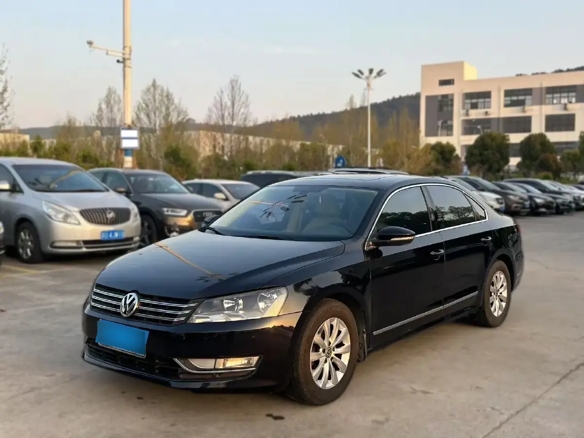 2011 Volkswagen Passat 1.8T 160HP L4 7DCT