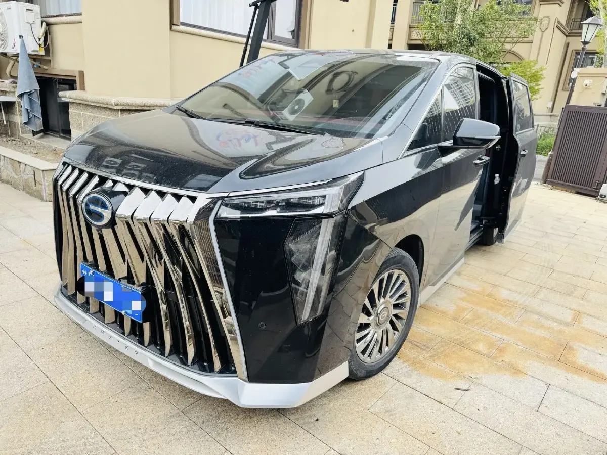 2023 GAC Trumpchi M8 2.0T 190HP L4 E-CVT Hybrid