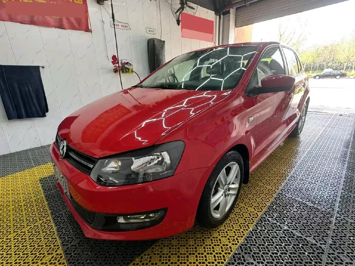 2011 Volkswagen Polo 1.4L 86HP L4 6AT