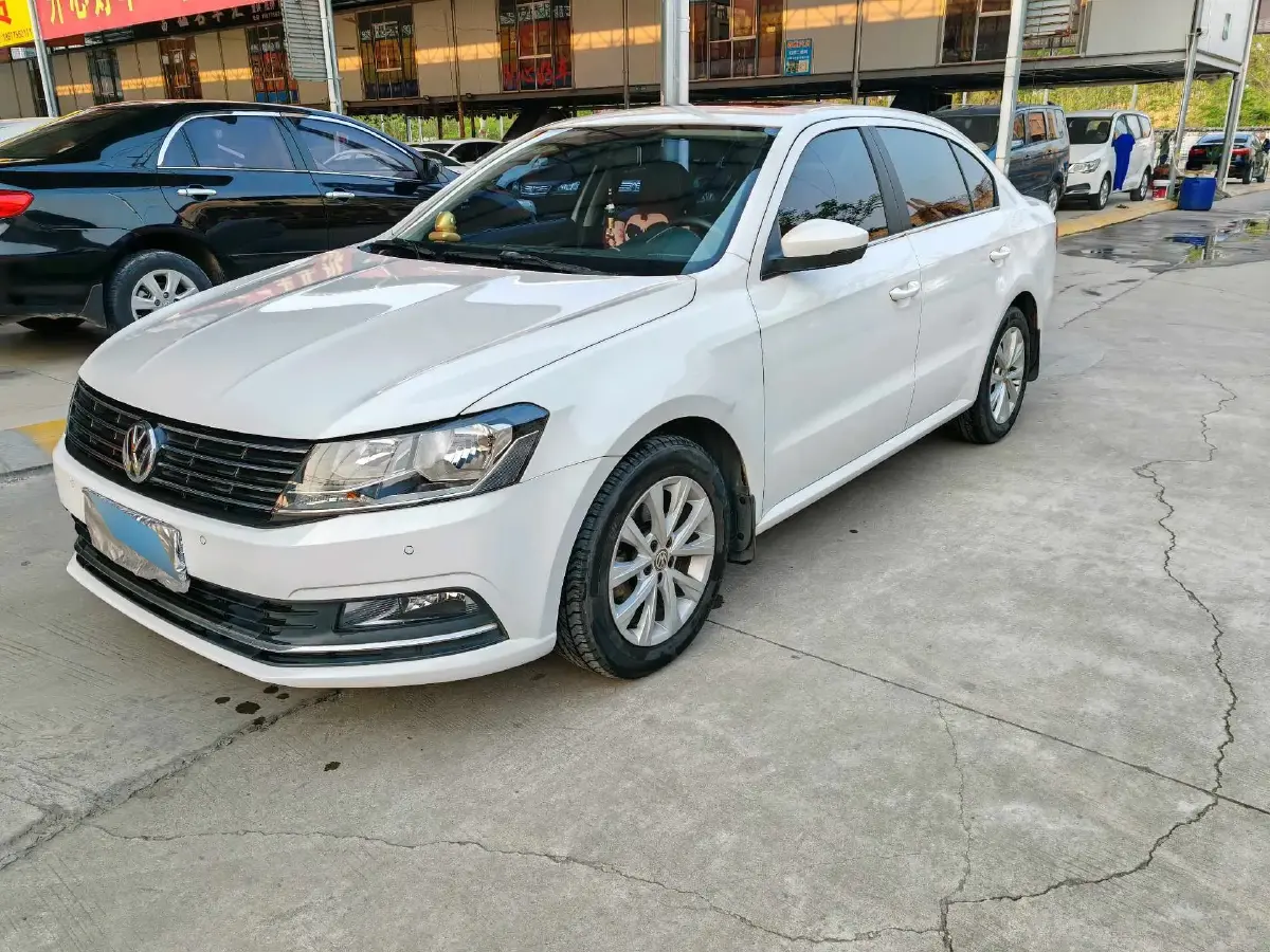 2015 Volkswagen Lavida 1.6L 110HP L4 5MT
