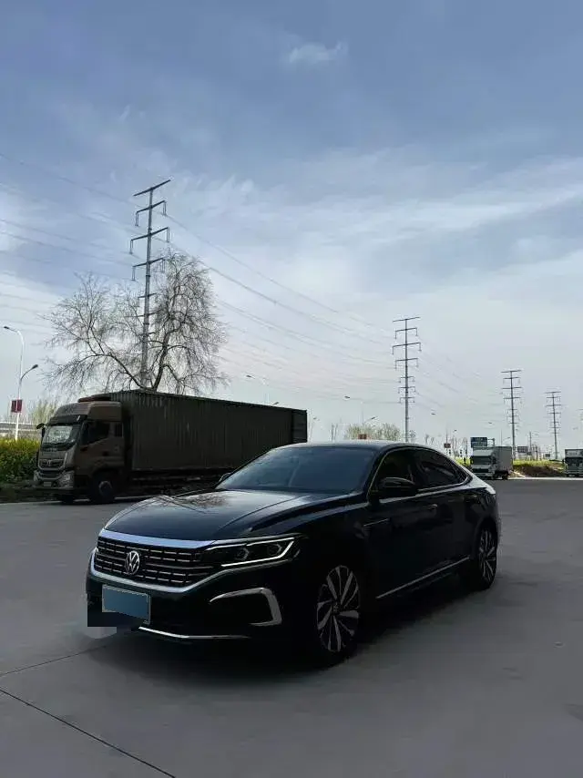 2022 Volkswagen Passat 2.0T 186HP L4 7DCT