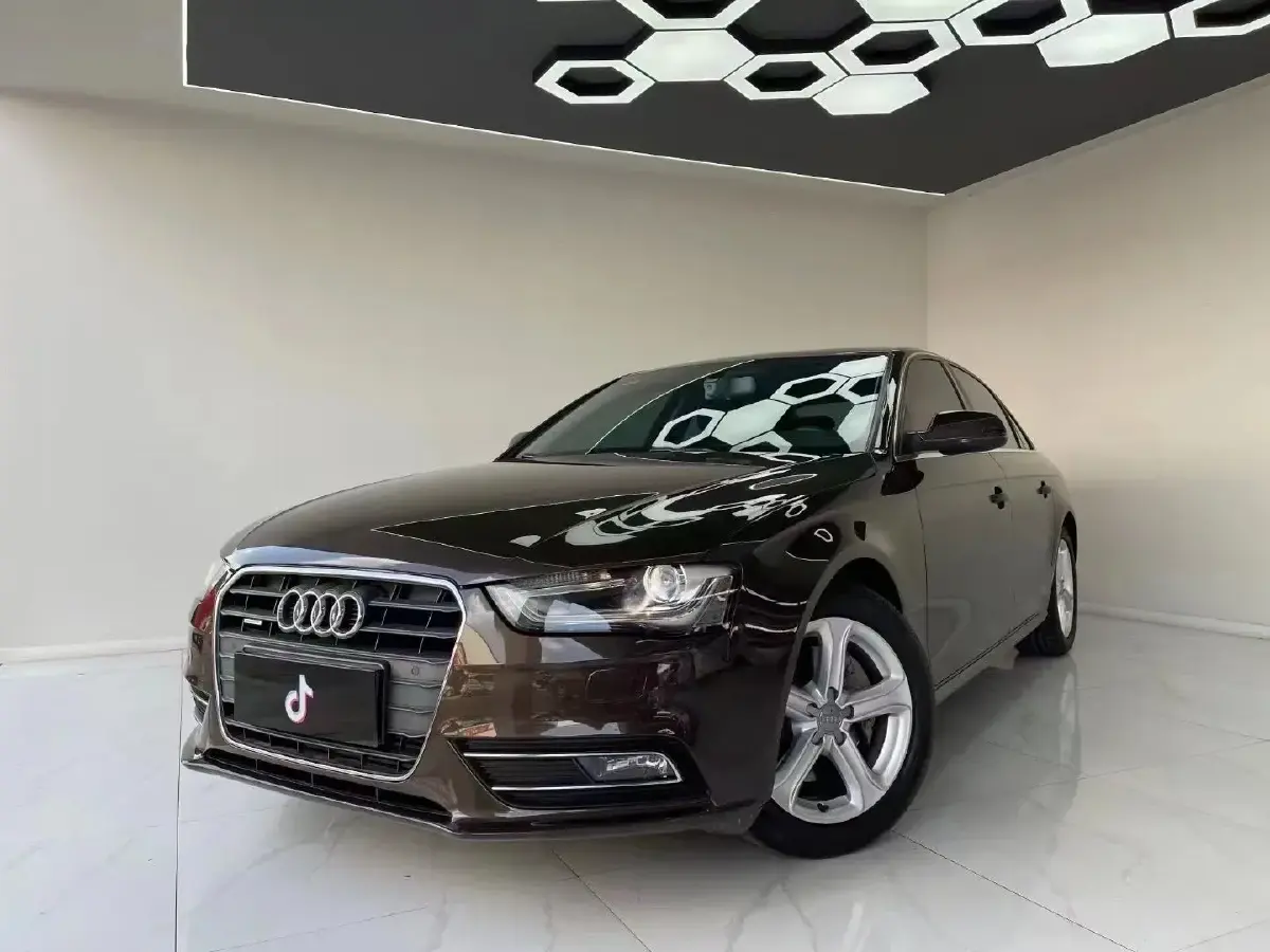 2015 Audi A4L 2.0T 224HP L4 7DCT