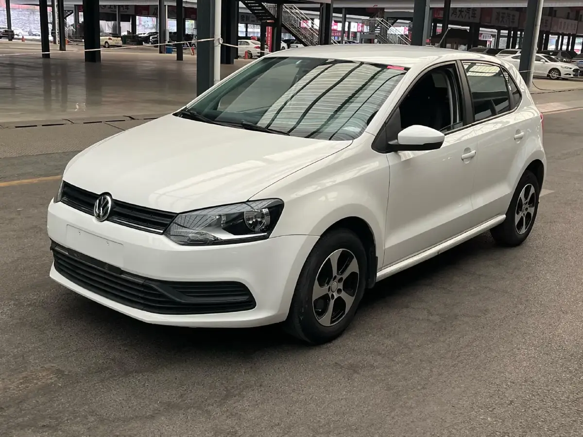 2016 Volkswagen Polo 1.4L 90HP L4 6AT