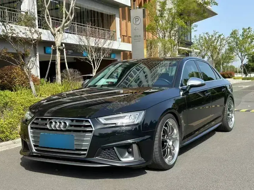 2019 Audi A4L 2.0T 252HP L4 7DCT
