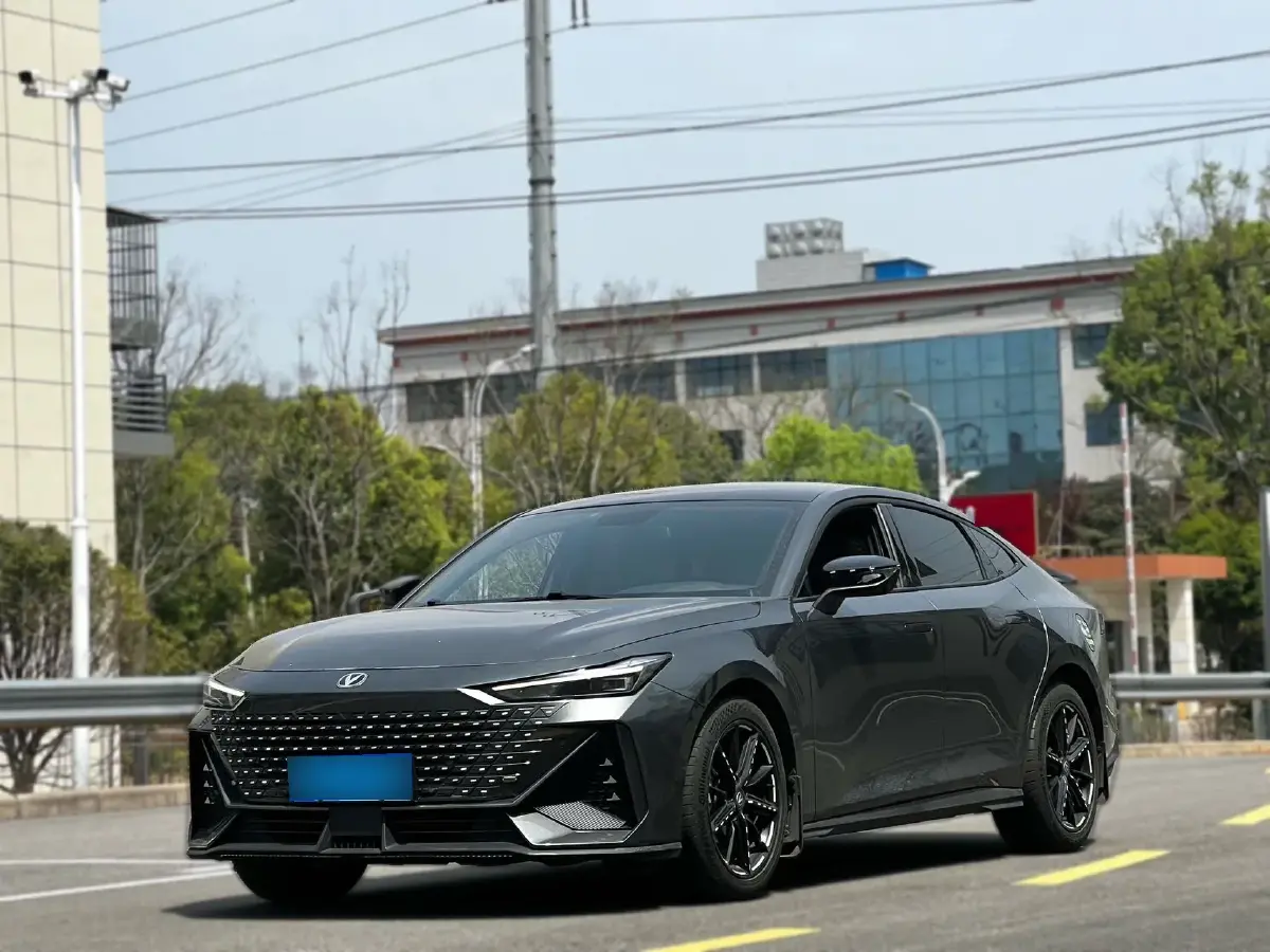 2022 ChangAn UNI-V 1.5T 188HP L4 7DCT