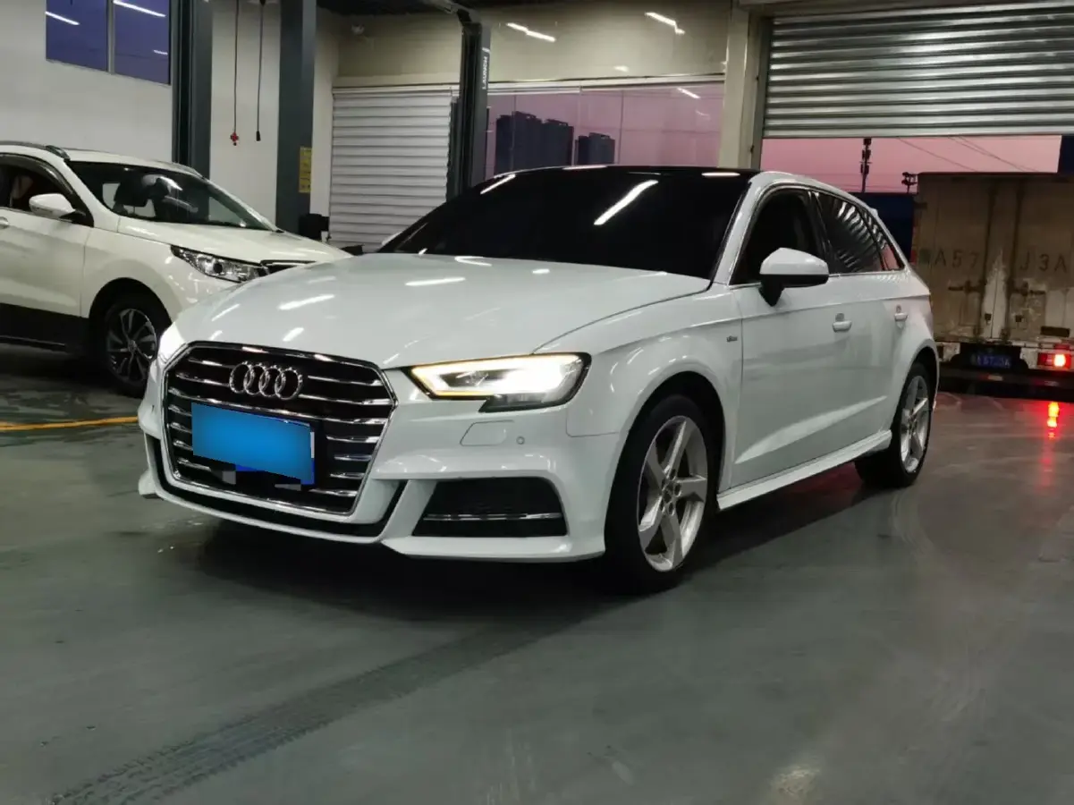 2025 Audi A3 1.5T 160HP L4 7DCT