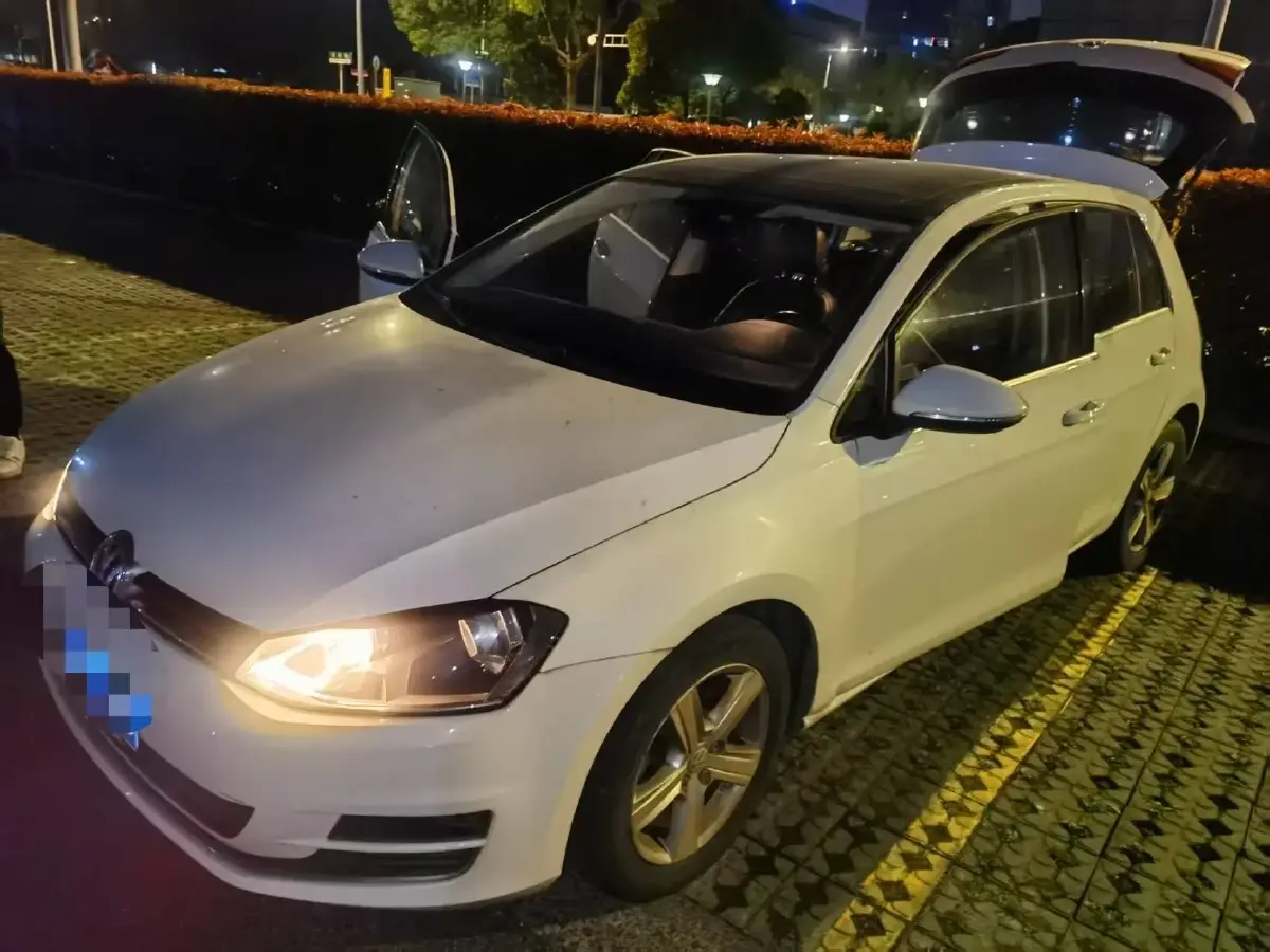 2015 Volkswagen Golf 1.4T 131HP L4 7DCT