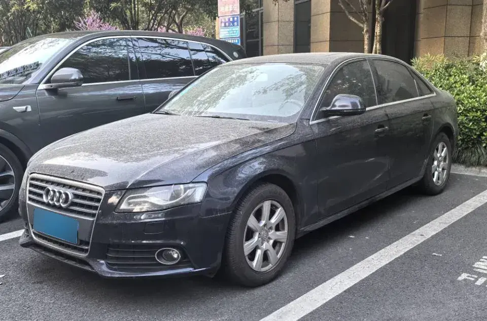 2010 Audi Q5 2.0T 211HP L4 7DCT