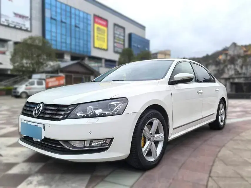2014 Volkswagen Passat 1.8T 160HP L4 7DCT