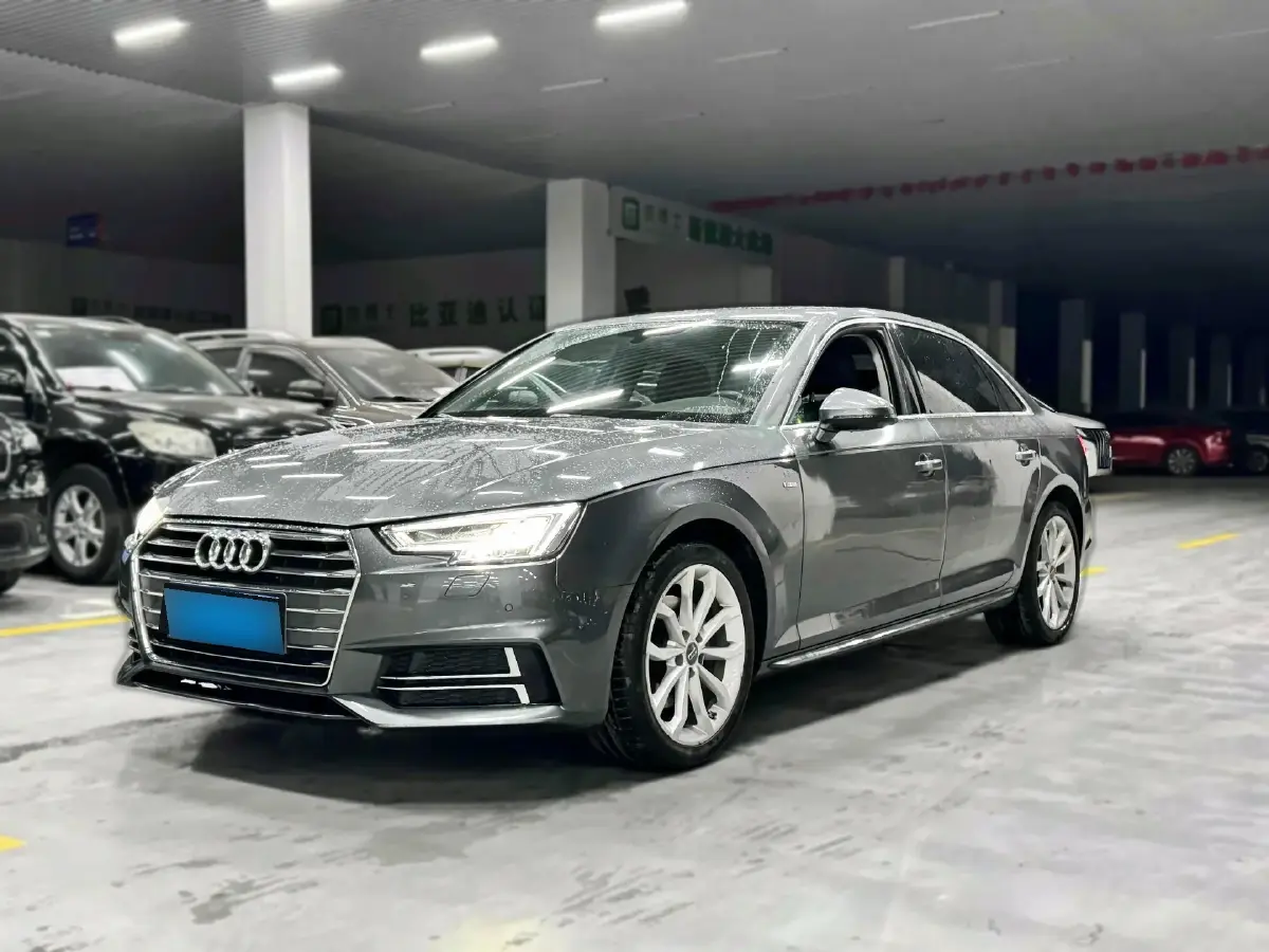 2017 Audi A4L 2.0T 190HP L4 7DCT