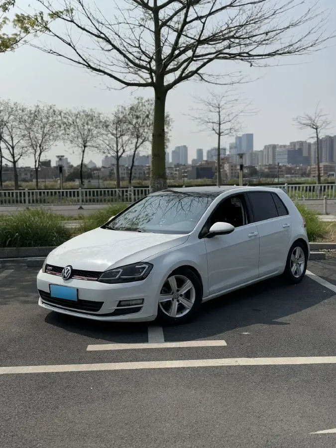 2015 Volkswagen Golf 1.4T 131HP L4 7DCT