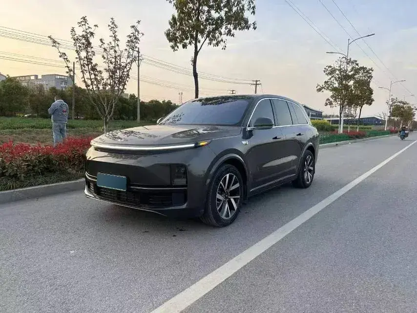 2023 Li L8 Range Extended 154HP REEV 40.9KWH