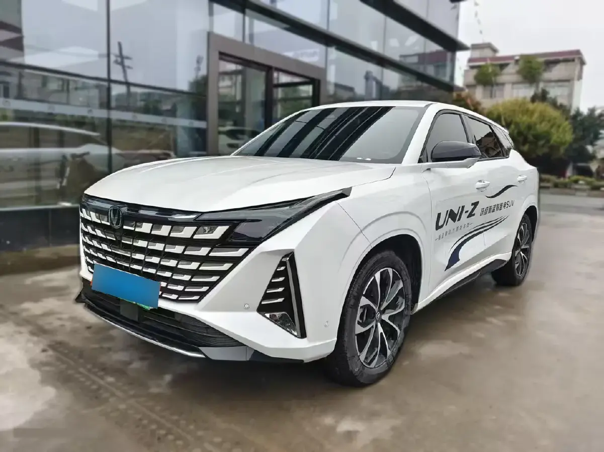 2024 ChangAn UNI-Z 1.5L 98HP L4 E-CVT PHEV 18.4KWH