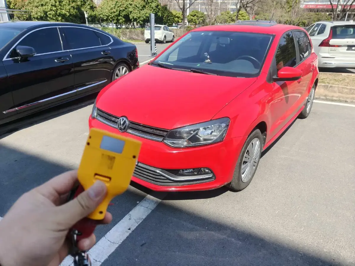 2016 Volkswagen Polo 1.6L 110HP L4 5MT