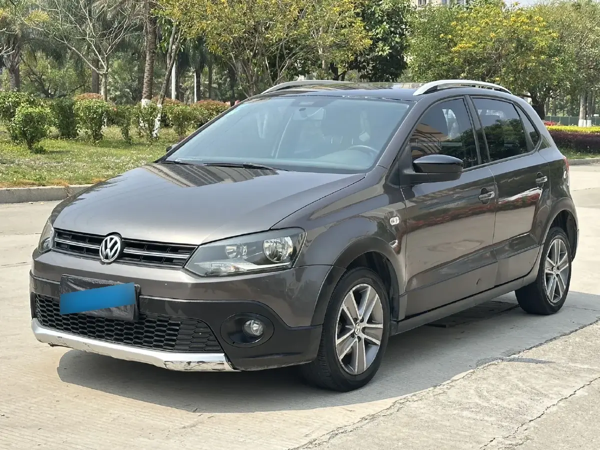 2012 Volkswagen Polo 1.6L 105HP L4 5MT