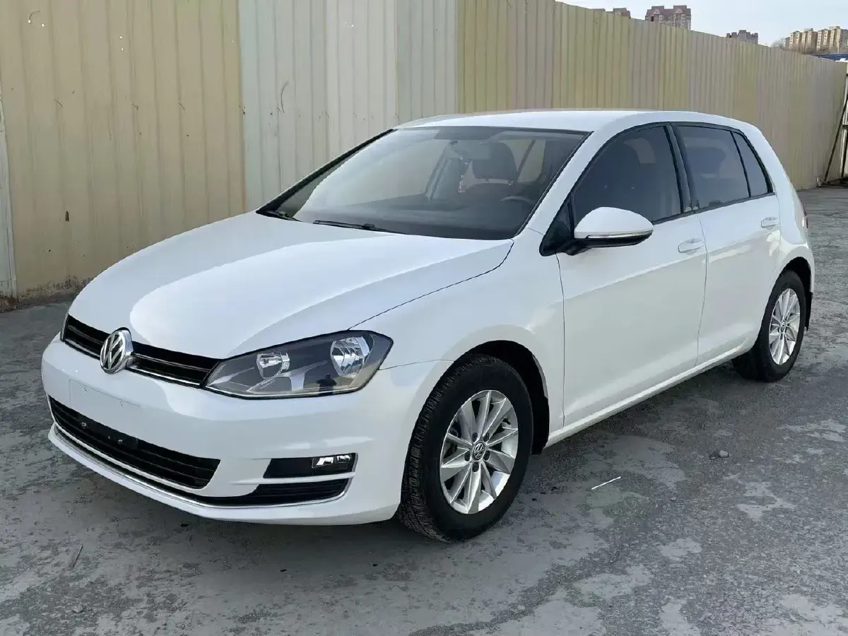 2011 Volkswagen Golf 1.6L 105HP L4 5MT
