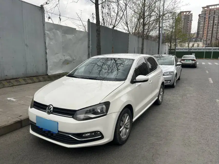 2014 Volkswagen Polo 1.4L 90HP L4 5MT