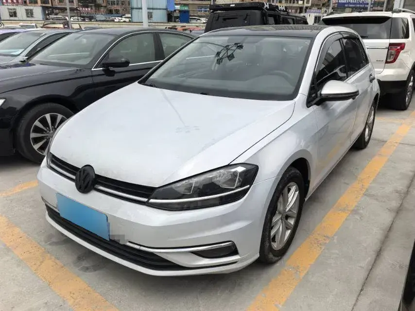 2017 Volkswagen Golf 1.2T 110HP L4 7DCT