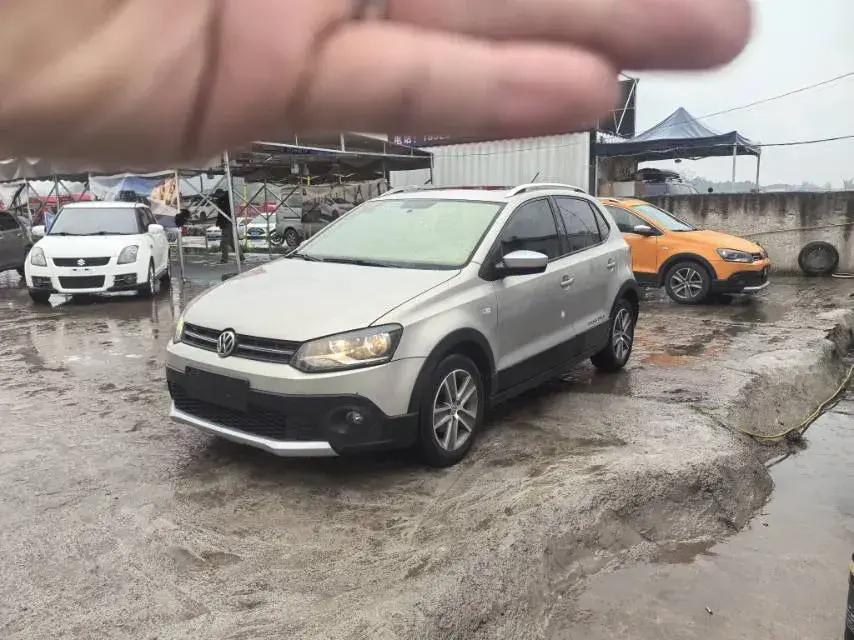 2012 Volkswagen Polo 1.6L 105HP L4 5MT