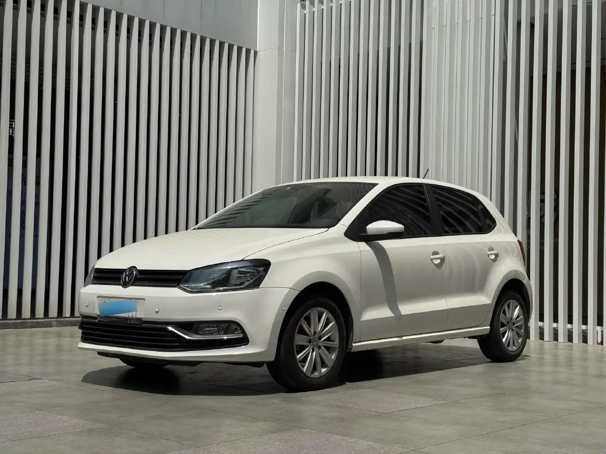 2014 Volkswagen Polo 1.6L 110HP L4 6AT