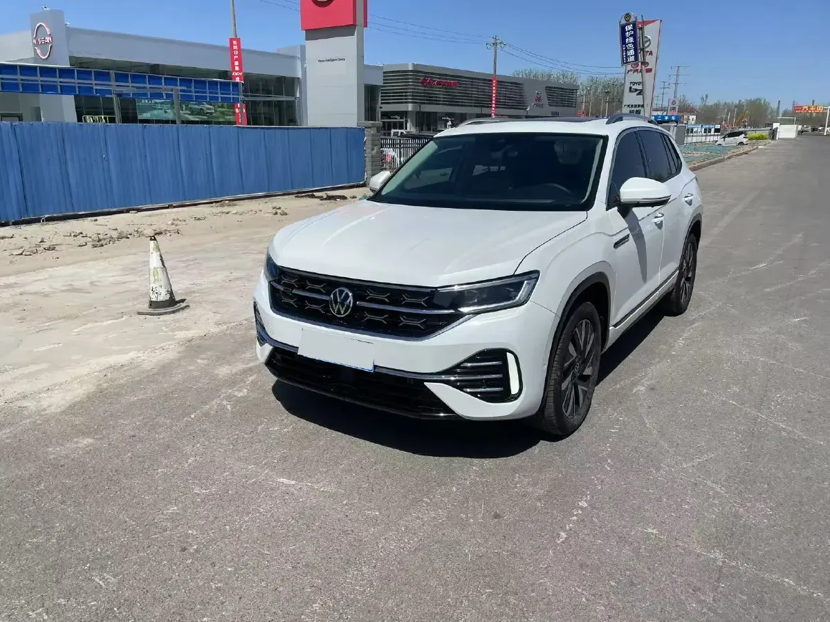 2023 Volkswagen Tayron 2.0T 186HP L4 7DCT