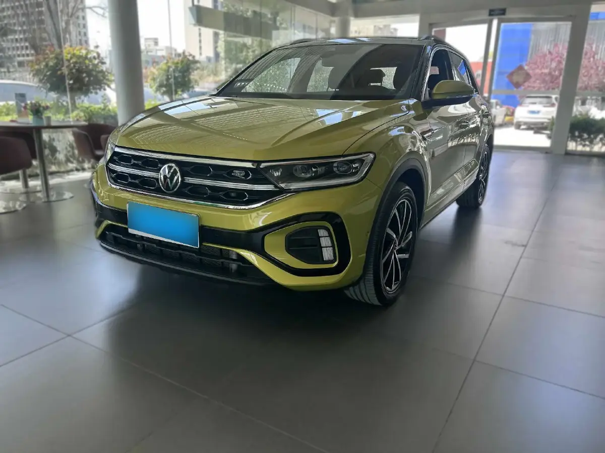 2023 Volkswagen T-Roc 1.5T 160HP L4 7DCT