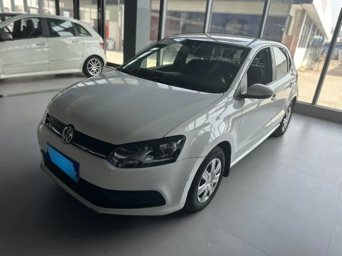 2016 Volkswagen Polo 1.4L 90HP L4 6AT