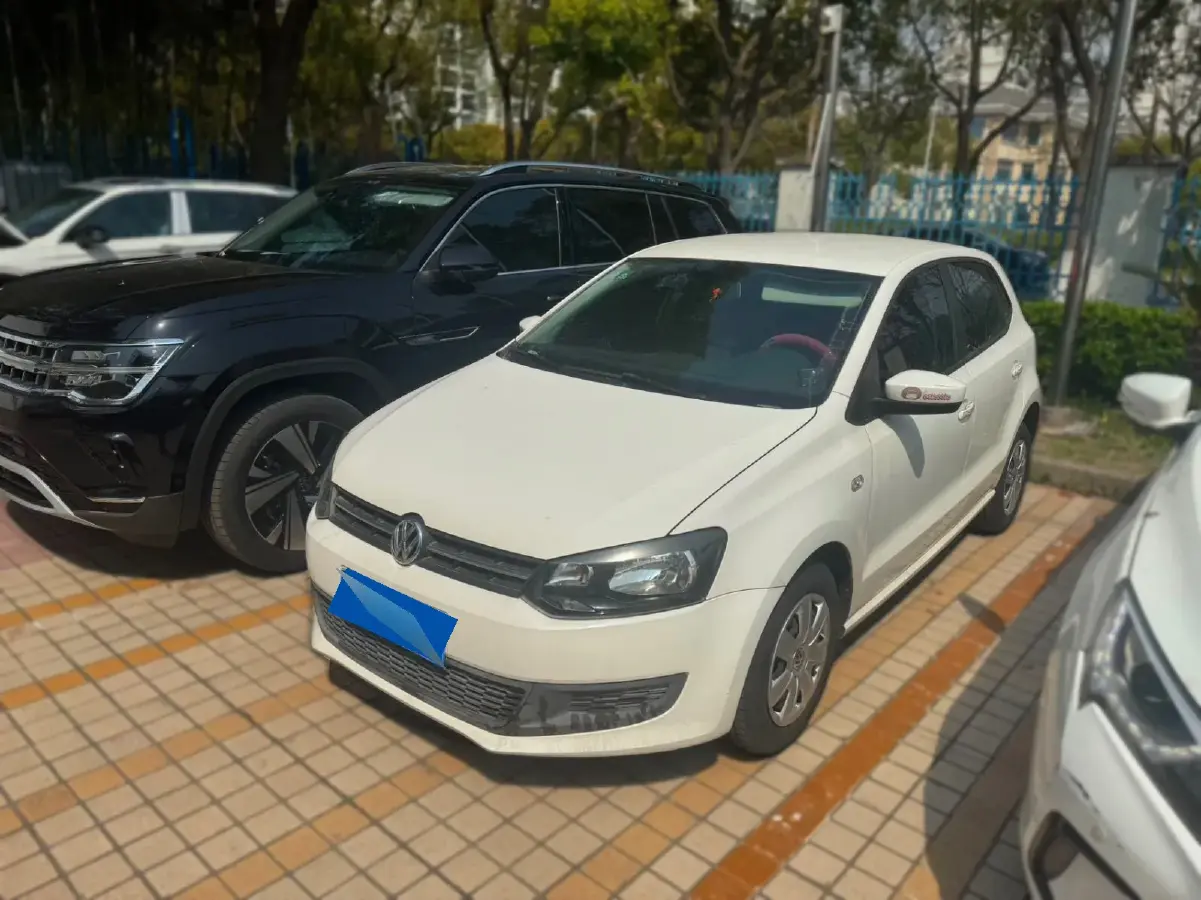 2013 Volkswagen Polo 1.4L 86HP L4 5MT