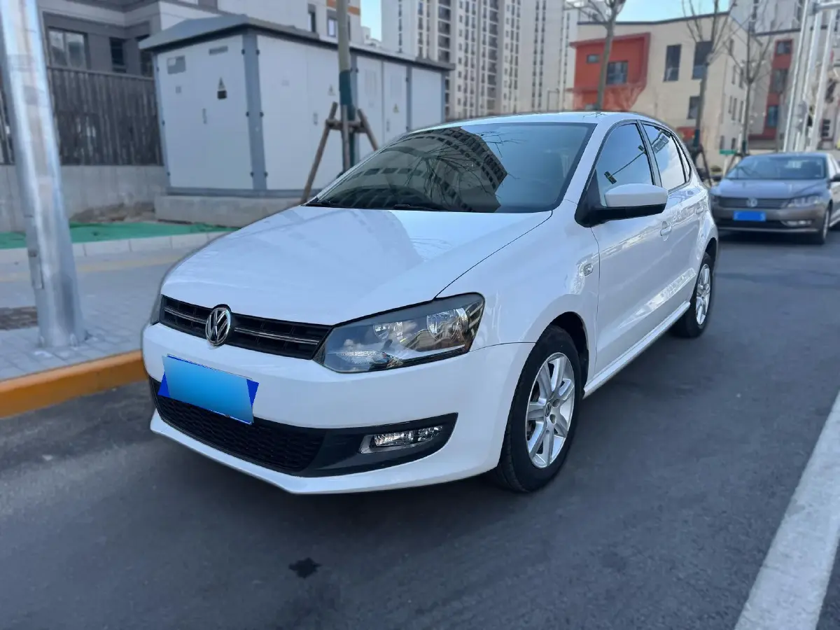 2013 Volkswagen Polo 1.4L 86HP L4 5MT