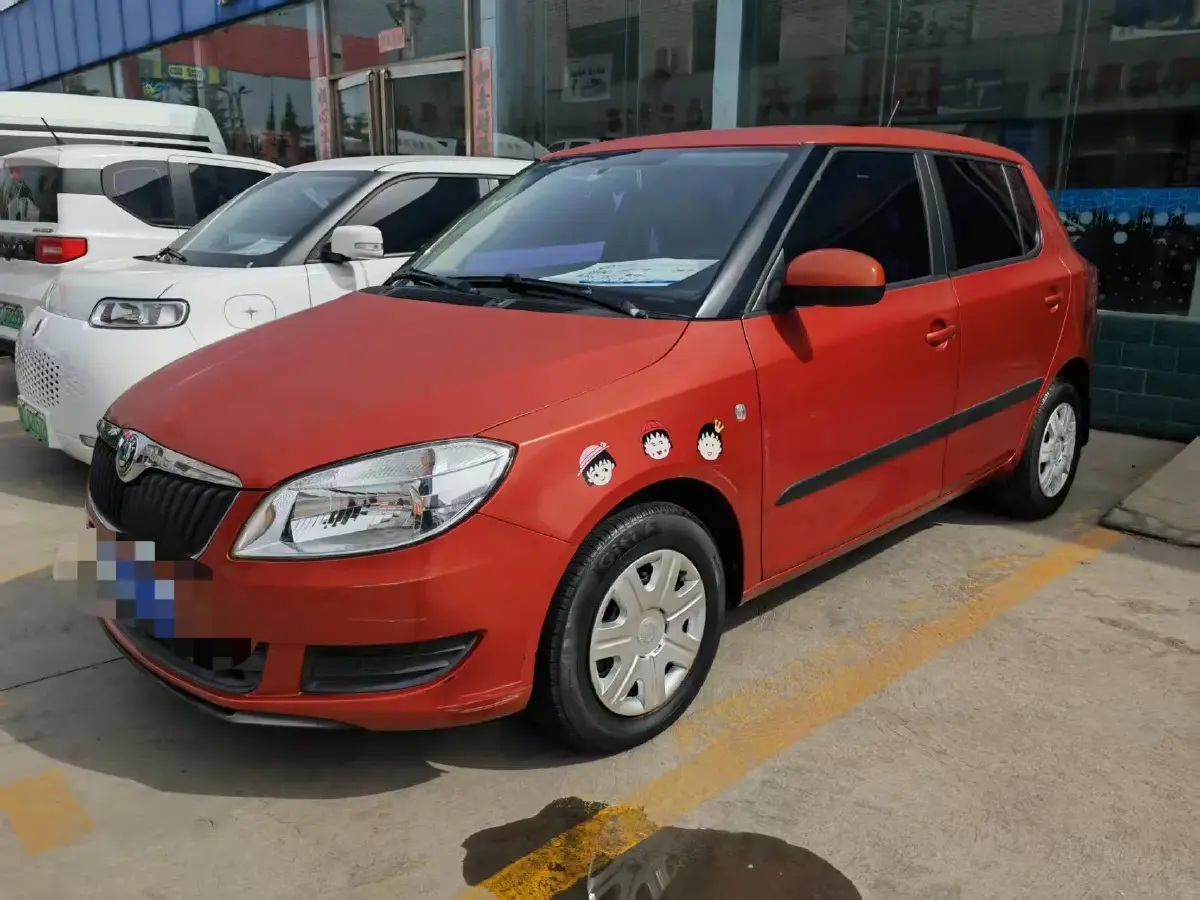 2012 Skoda Fabia 1.4L 86HP L4 5MT