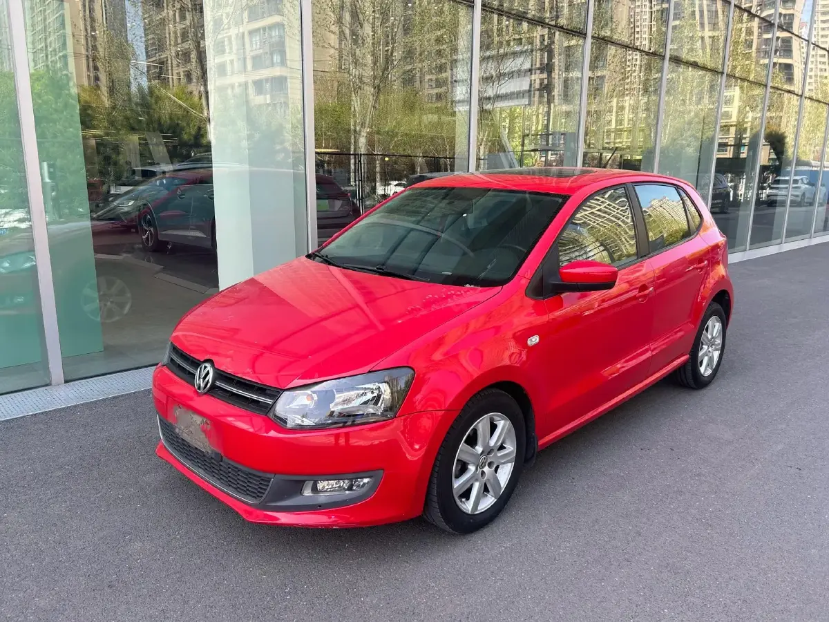 2011 Volkswagen Polo 1.4L 86HP L4 6AT