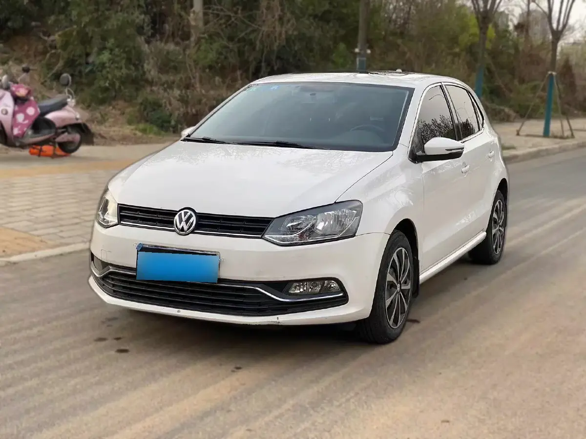 2016 Volkswagen Polo 1.6L 110HP L4 5MT