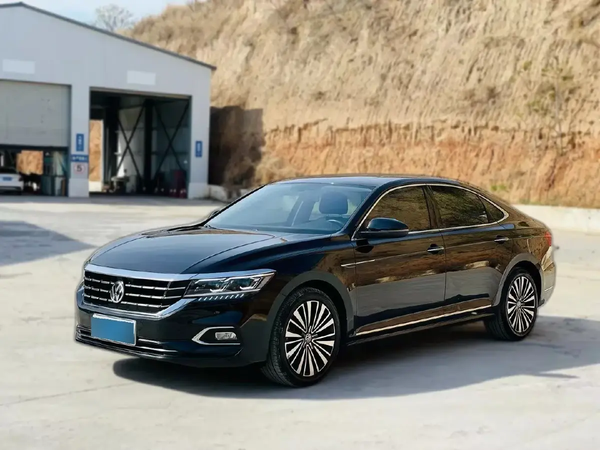 2019 Volkswagen Passat 2.0T 186HP L4 7DCT