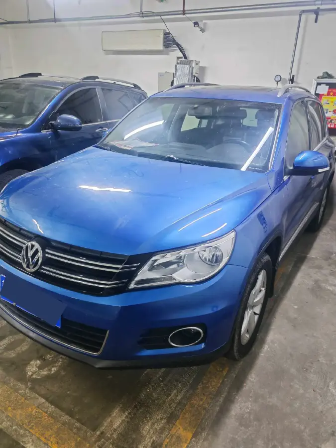 2010 Volkswagen Tiguan 2.0T 200HP L4 6AT