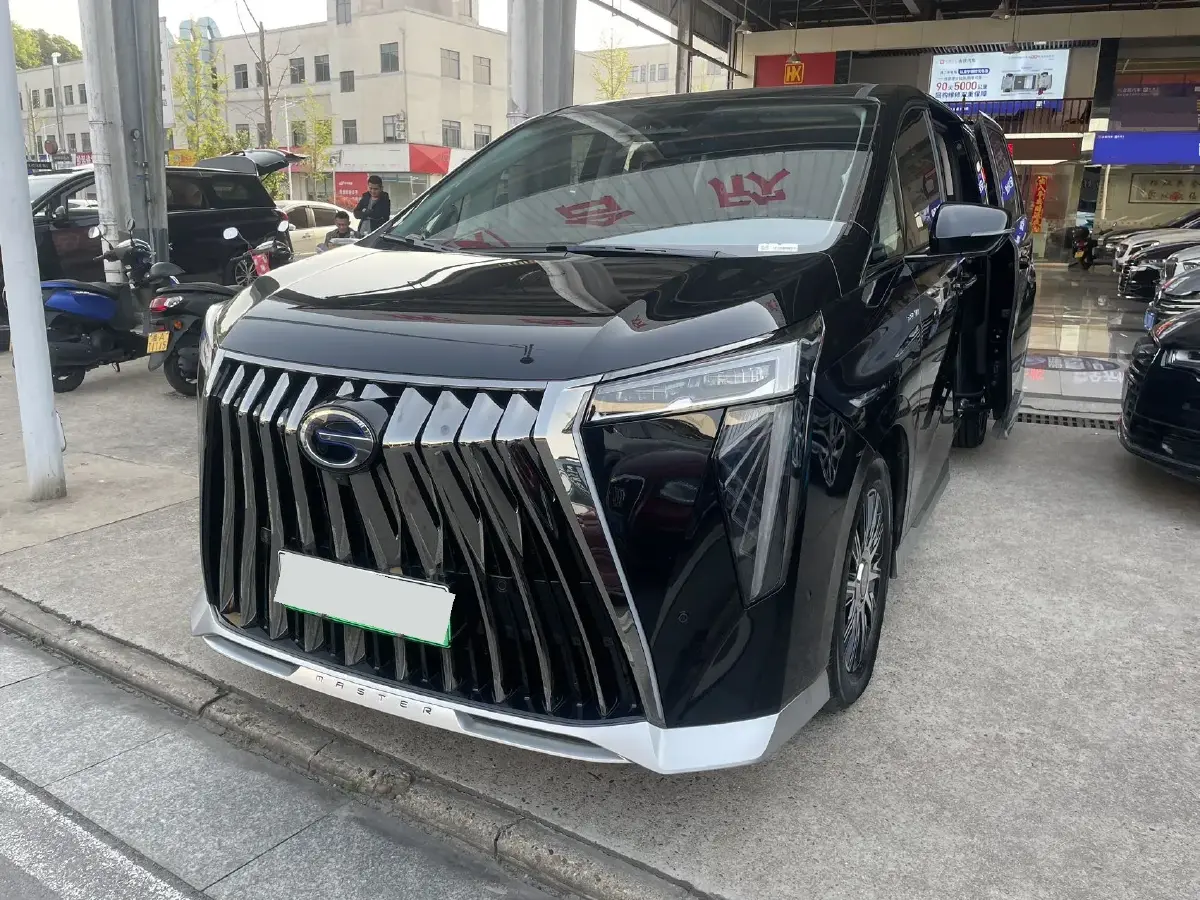 2023 GAC Trumpchi M8 2.0T 190HP L4 E-CVT Hybrid