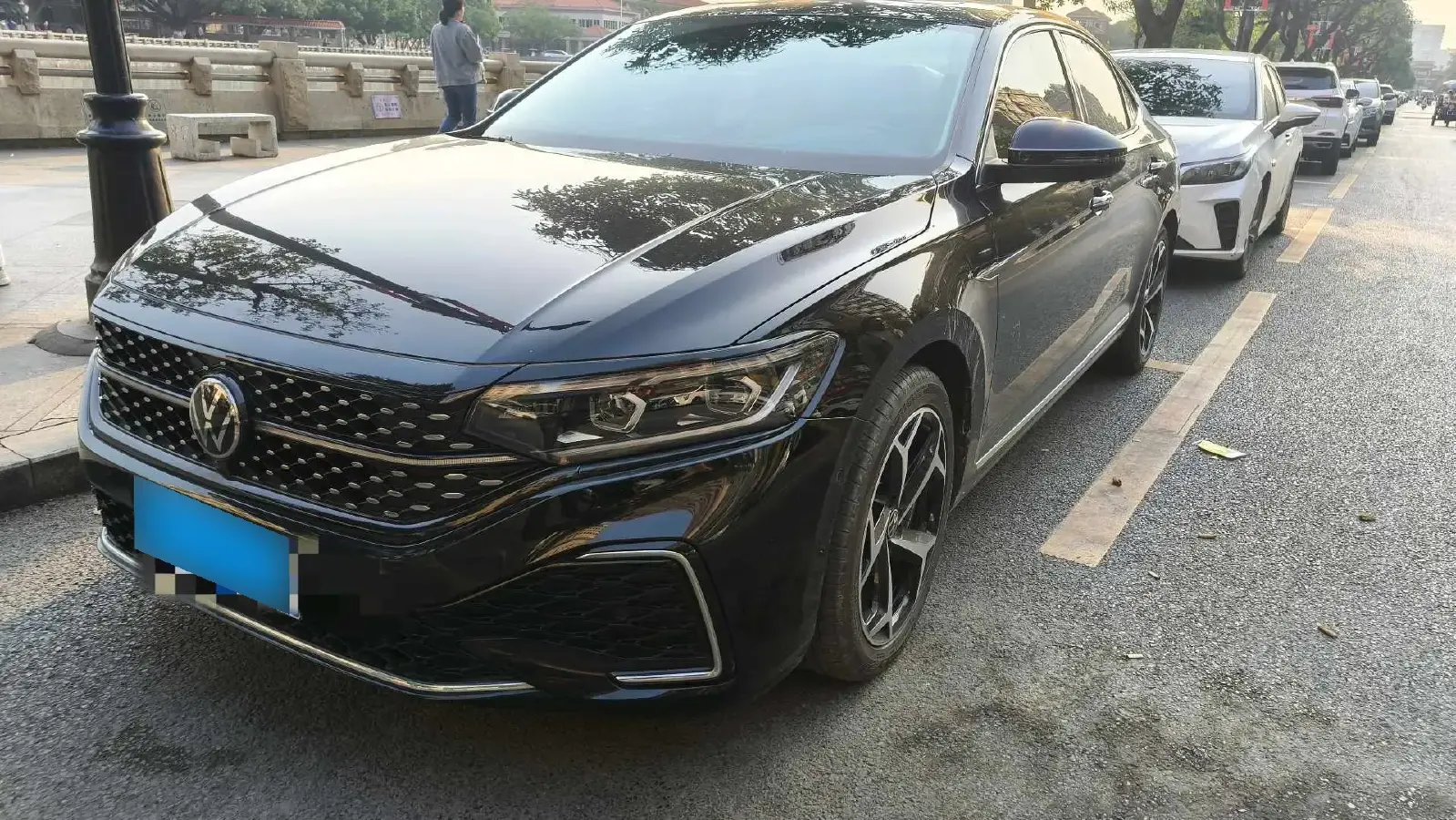 2024 Volkswagen Passat 2.0T 220HP L4 7DCT