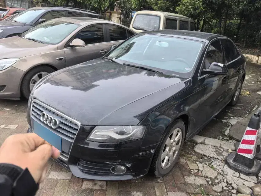 2011 Audi Q5 2.0T 211HP L4 8AT